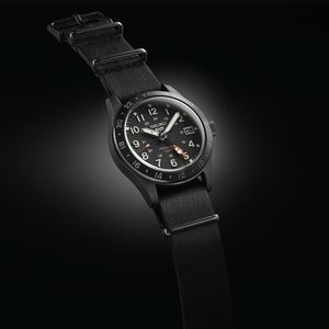 Relógio Seiko 5 GMT 100 anos SSK025K1