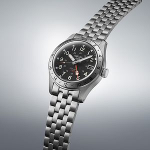 Relógio Seiko 5 GMT 100 anos SSK023K1